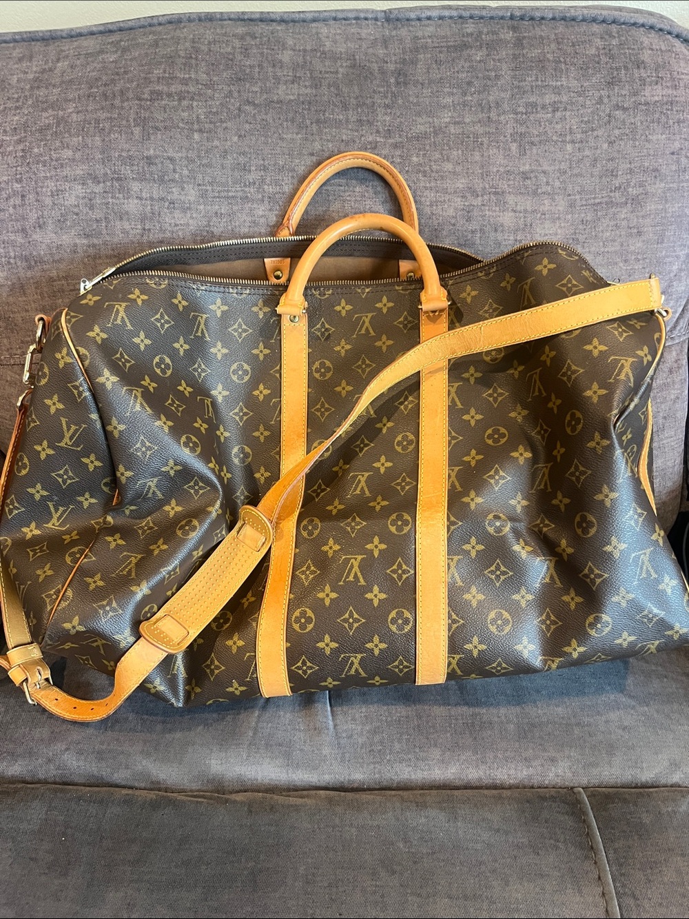 Vintage Authentic Louis Vuitton Keepall Keepall Bandoulière 55